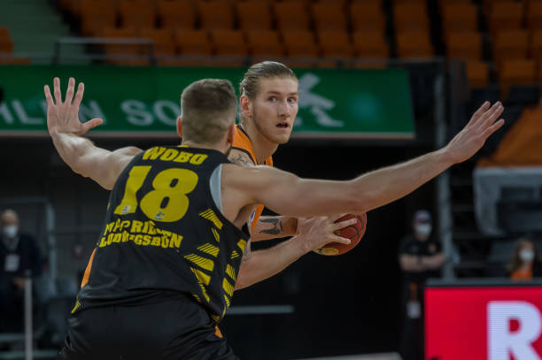 中国队在比 中国队在比