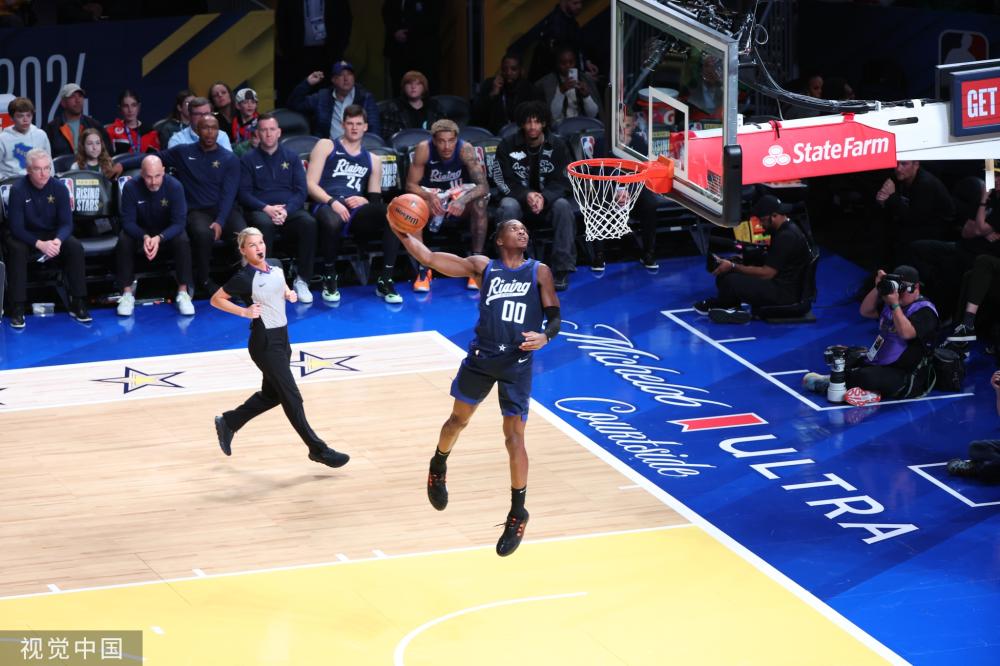 风格脚法细 风格脚法细