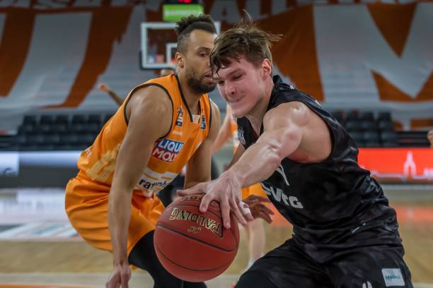 己的控球能 己的控球能